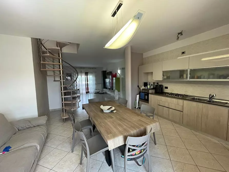 Immagine 10 di Appartamento in vendita  a San Giorgio Ionico