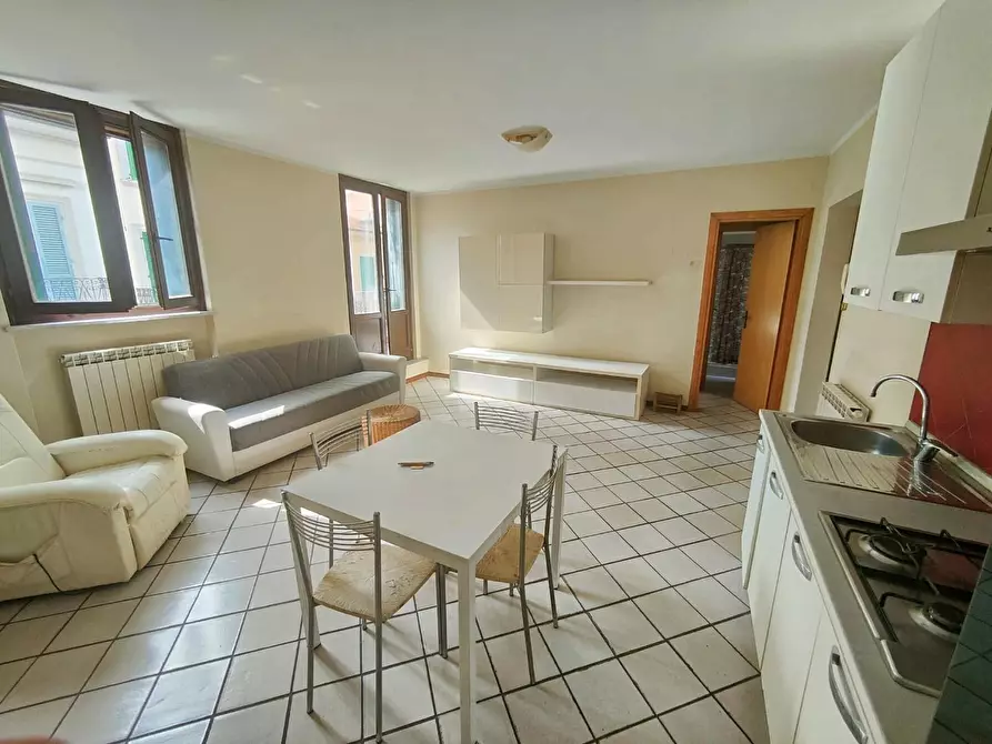 Immagine 2 di Appartamento in vendita  a Viareggio