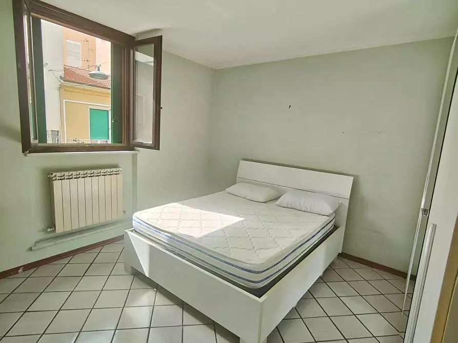 Immagine 10 di Appartamento in vendita  a Viareggio