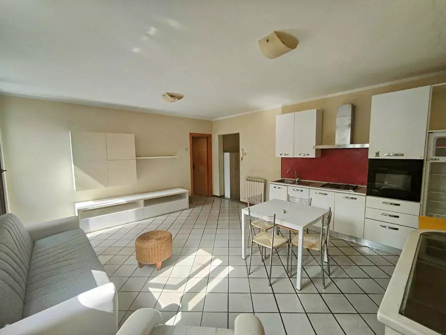 Immagine 1 di Appartamento in vendita  a Viareggio