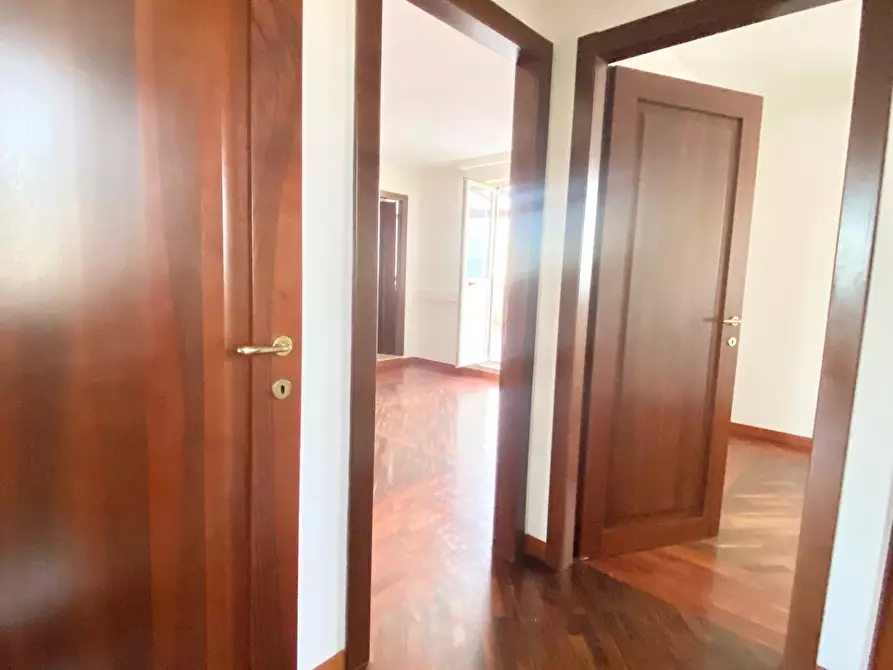 Immagine 26 di Mansarda in vendita  a Latina