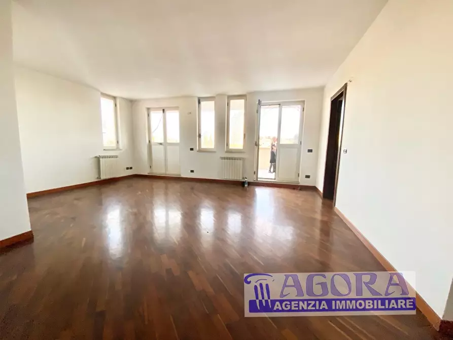 Immagine 28 di Mansarda in vendita  a Latina