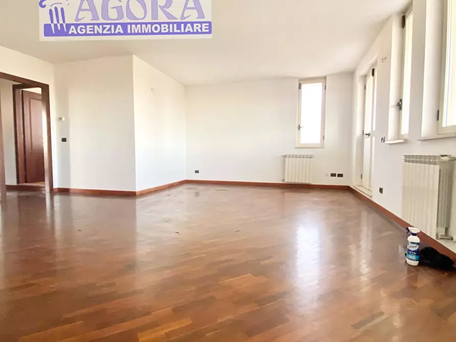 Immagine 22 di Mansarda in vendita  a Latina