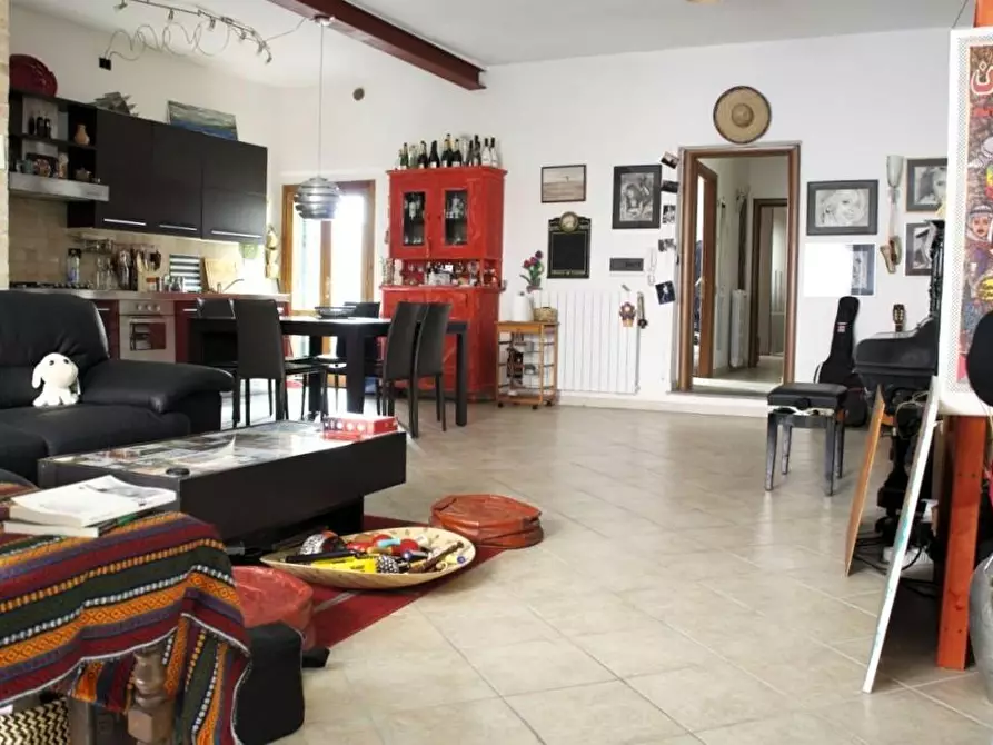 Immagine 1 di Appartamento in vendita  a Cascina