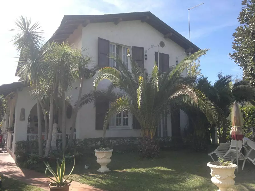 casa indipendente in vendita a Montignoso in zona Cinquale