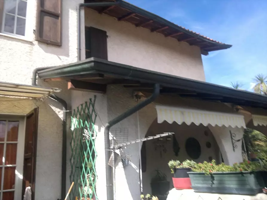 Immagine 8 di Casa bifamiliare in vendita  a Montignoso