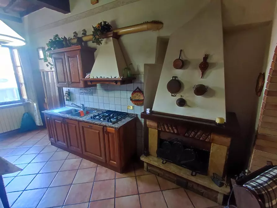 Immagine 4 di Appartamento in vendita  a Volterra