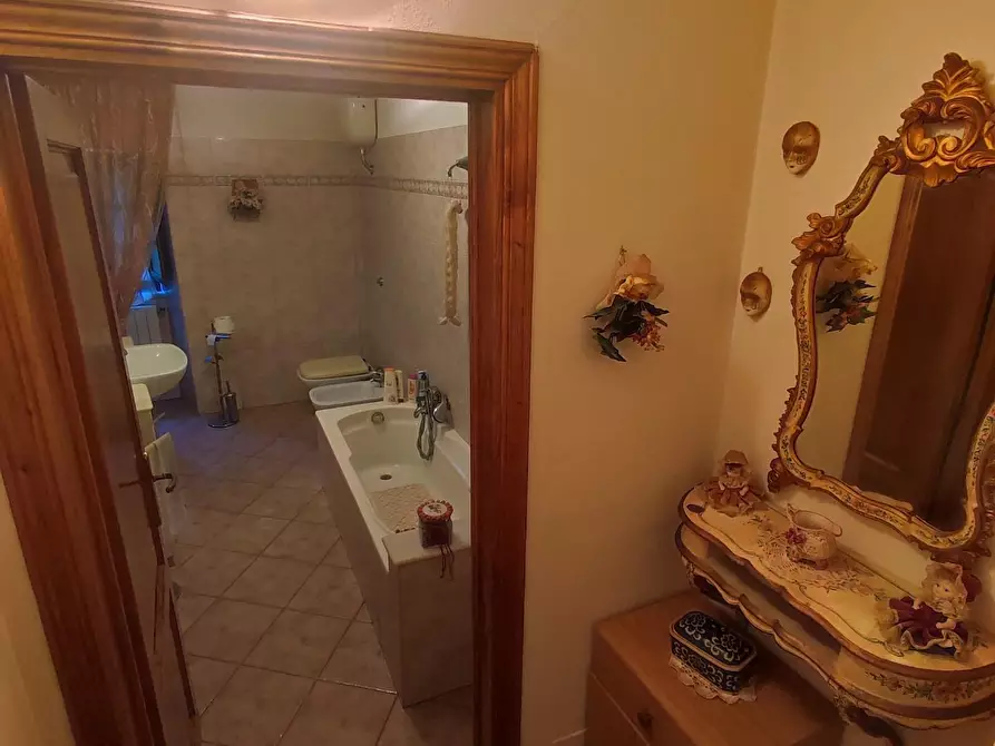 Immagine 12 di Appartamento in vendita  a Volterra