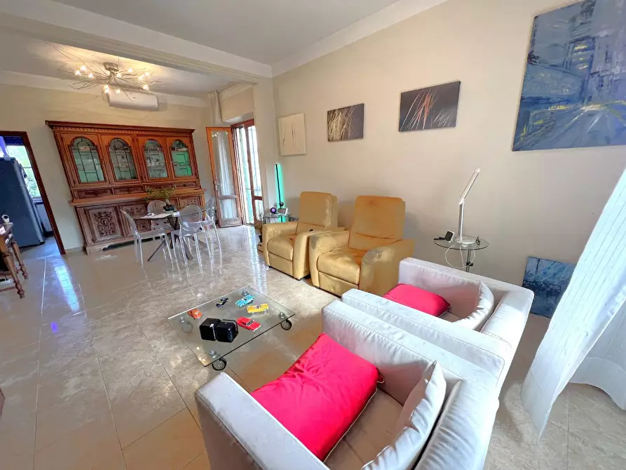 Immagine 11 di Villa in vendita  a Cascina