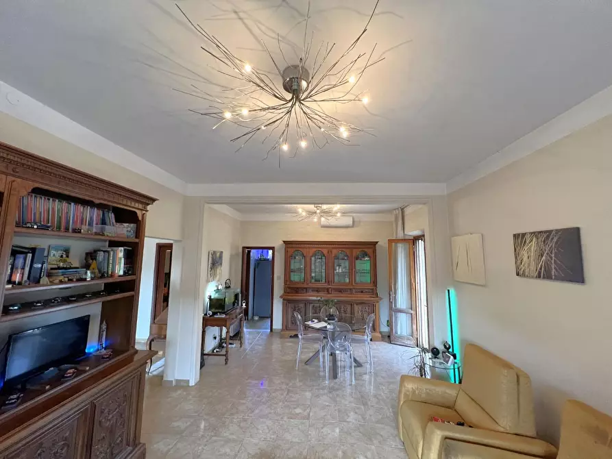 Immagine 6 di Villa in vendita  a Cascina