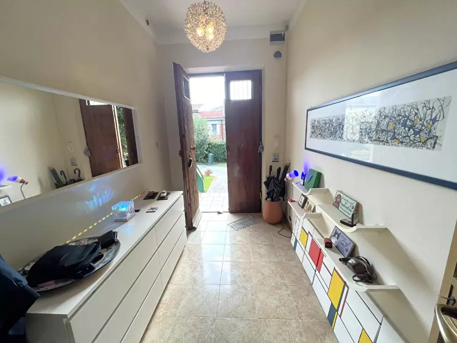 Immagine 15 di Villa in vendita  a Cascina