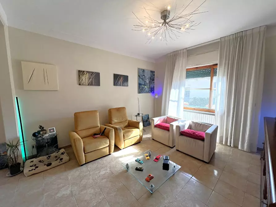 Immagine 7 di Villa in vendita  a Cascina