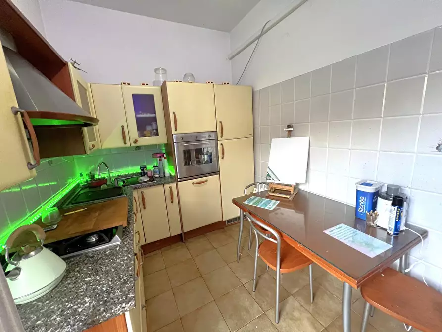 Immagine 13 di Villa in vendita  a Cascina