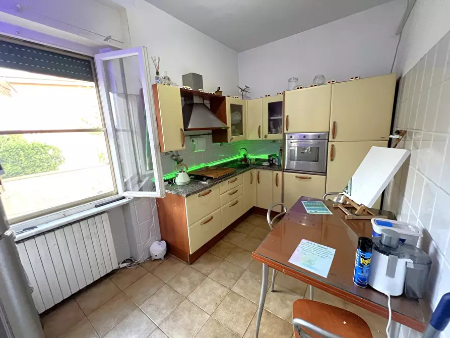 Immagine 12 di Villa in vendita  a Cascina