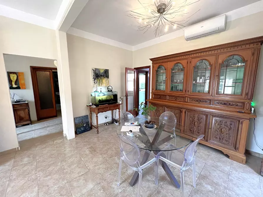 Immagine 10 di Villa in vendita  a Cascina