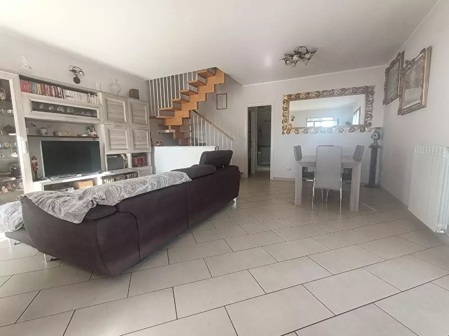 Immagine 14 di Casa quadrifamiliare in vendita  a Carrara