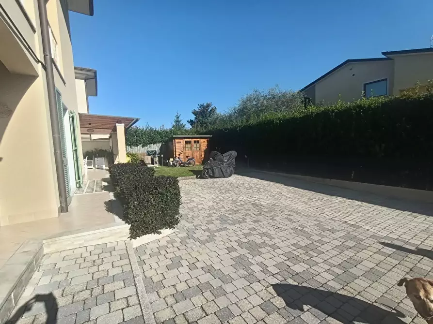 Immagine 6 di Casa quadrifamiliare in vendita  a Carrara