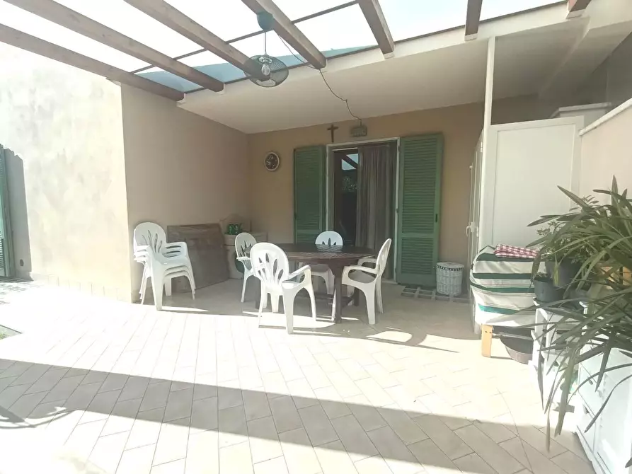 Immagine 9 di Casa quadrifamiliare in vendita  a Carrara