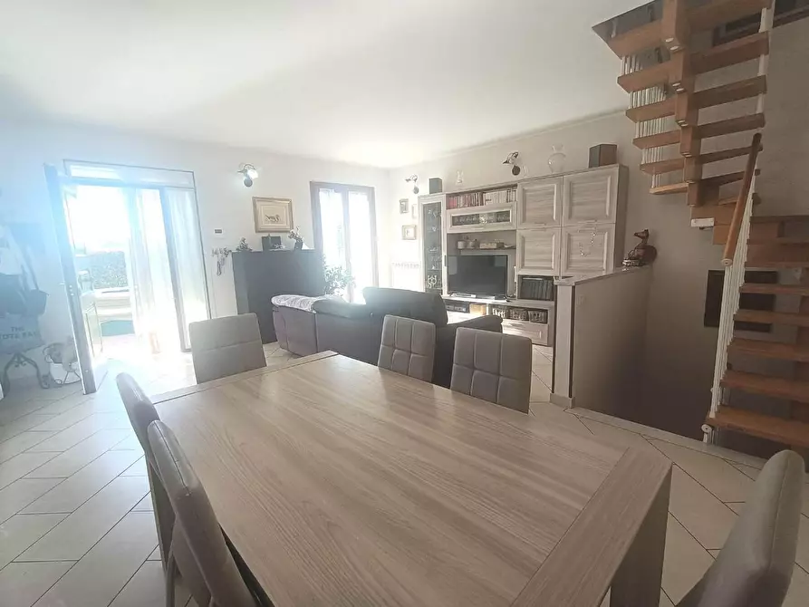 Immagine 12 di Casa quadrifamiliare in vendita  a Carrara