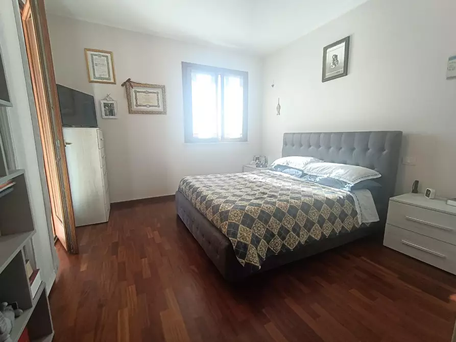 Immagine 20 di Casa quadrifamiliare in vendita  a Carrara