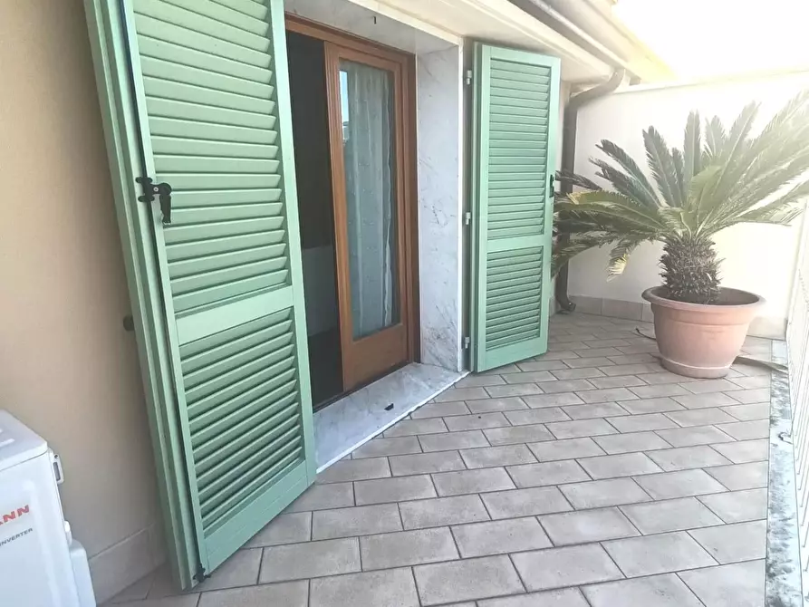 Immagine 27 di Casa quadrifamiliare in vendita  a Carrara