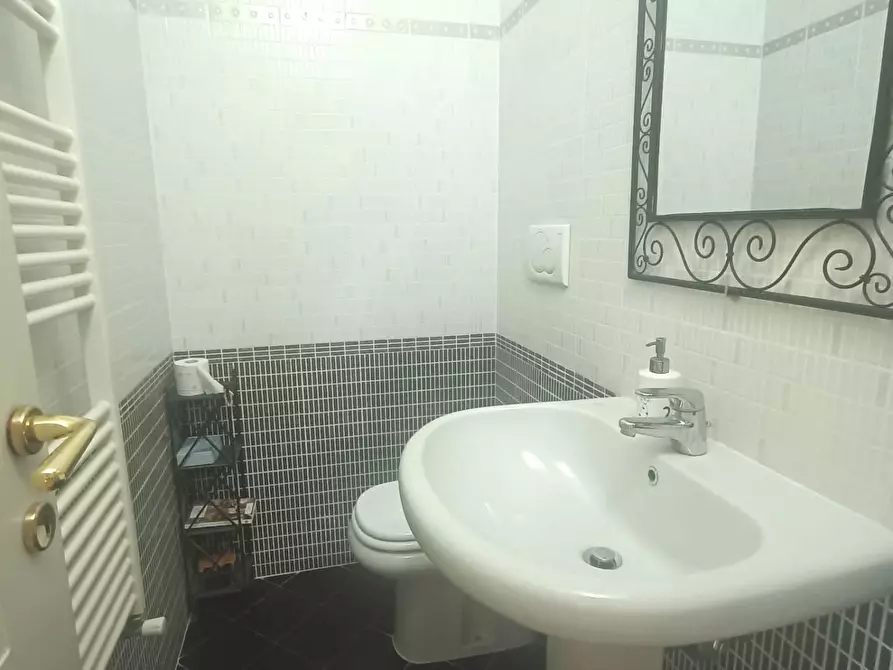 Immagine 18 di Casa quadrifamiliare in vendita  a Carrara