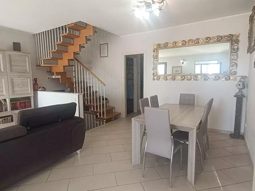 Immagine 15 di Casa quadrifamiliare in vendita  a Carrara