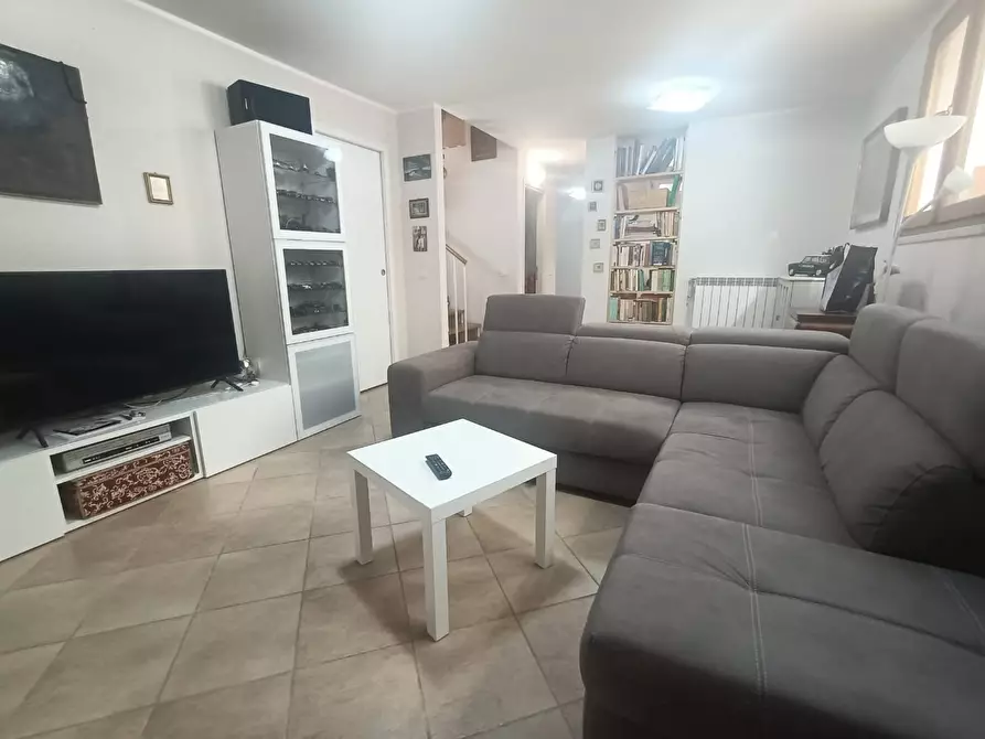 Immagine 39 di Casa quadrifamiliare in vendita  a Carrara