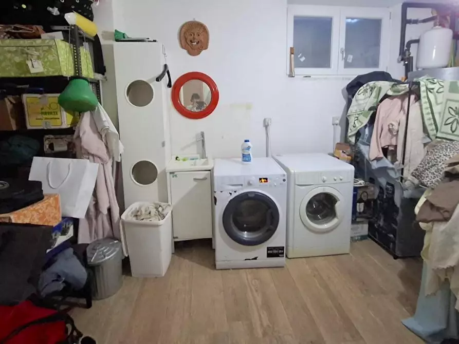 Immagine 49 di Villa in vendita  a Castelnuovo Magra