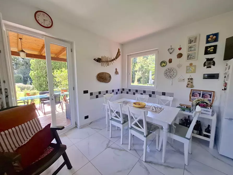 Immagine 34 di Villa in vendita  a Castelnuovo Magra