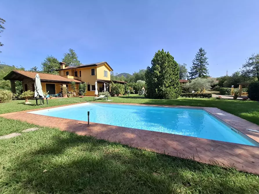 Immagine 22 di Villa in vendita  a Castelnuovo Magra
