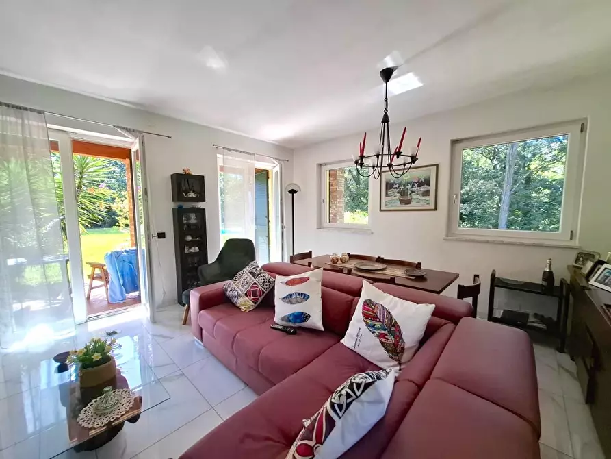 Immagine 32 di Villa in vendita  a Castelnuovo Magra