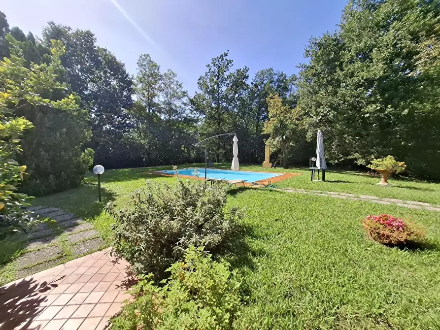 Immagine 14 di Villa in vendita  a Castelnuovo Magra