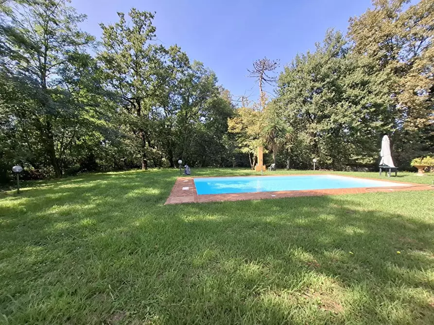 Immagine 11 di Villa in vendita  a Castelnuovo Magra