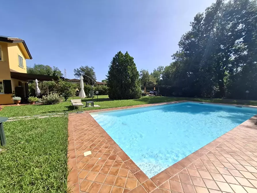 Immagine 21 di Villa in vendita  a Castelnuovo Magra