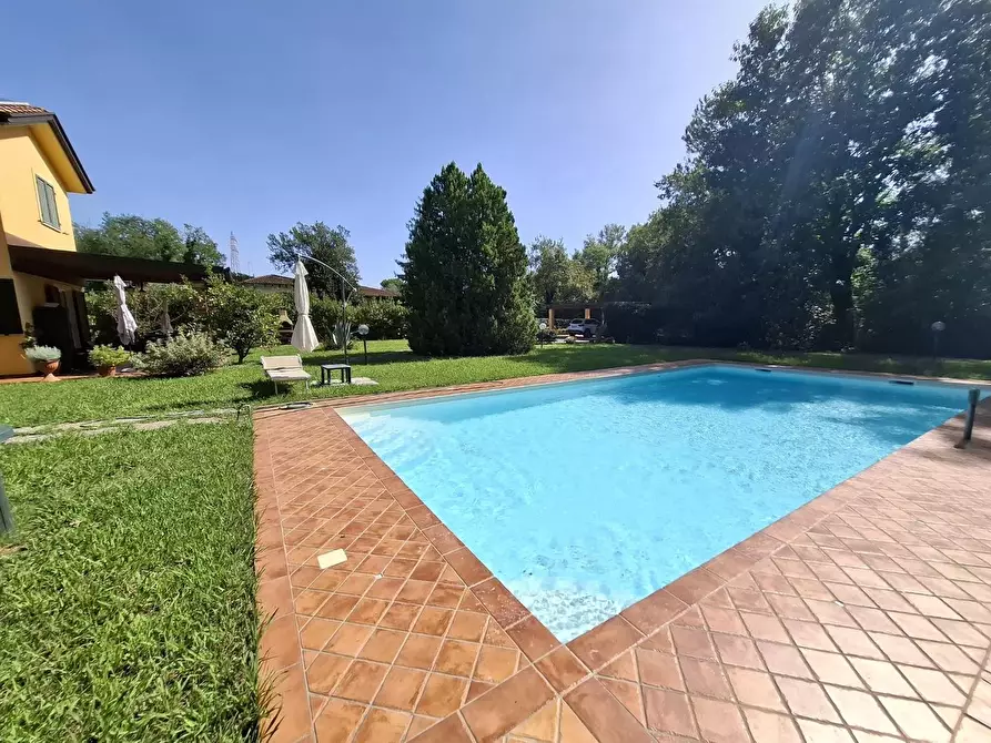 Immagine 8 di Villa in vendita  a Castelnuovo Magra