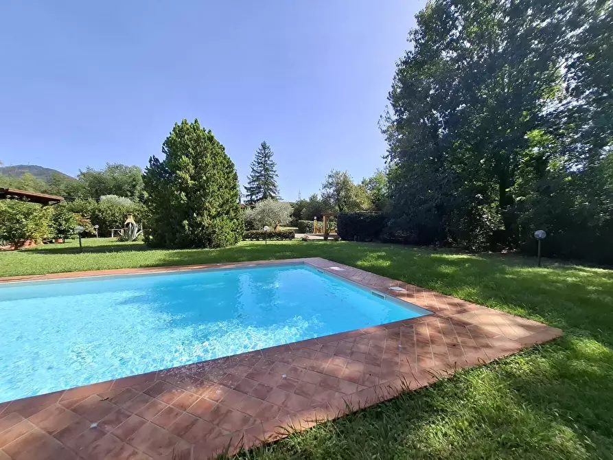 Immagine 6 di Villa in vendita  a Castelnuovo Magra