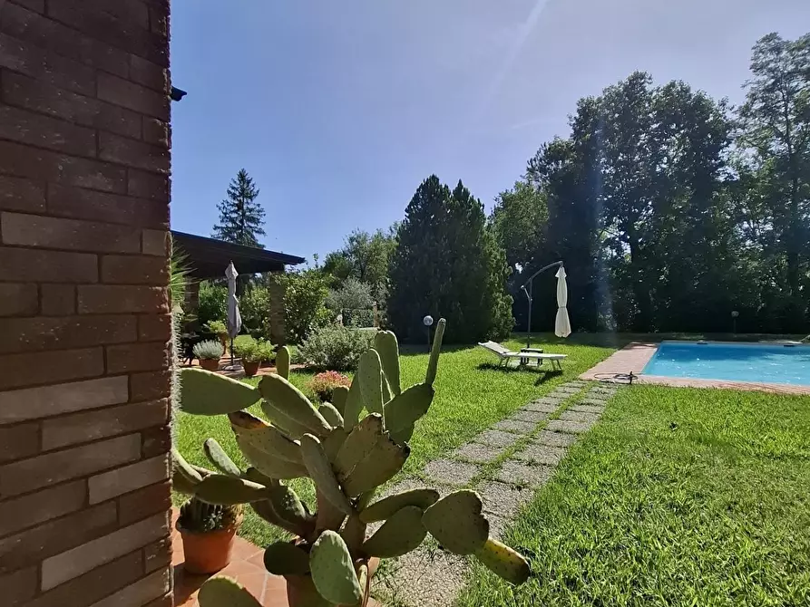Immagine 19 di Villa in vendita  a Castelnuovo Magra