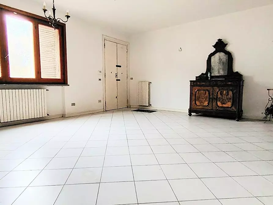 Immagine 10 di Appartamento in vendita  a Montopoli In Val D'arno