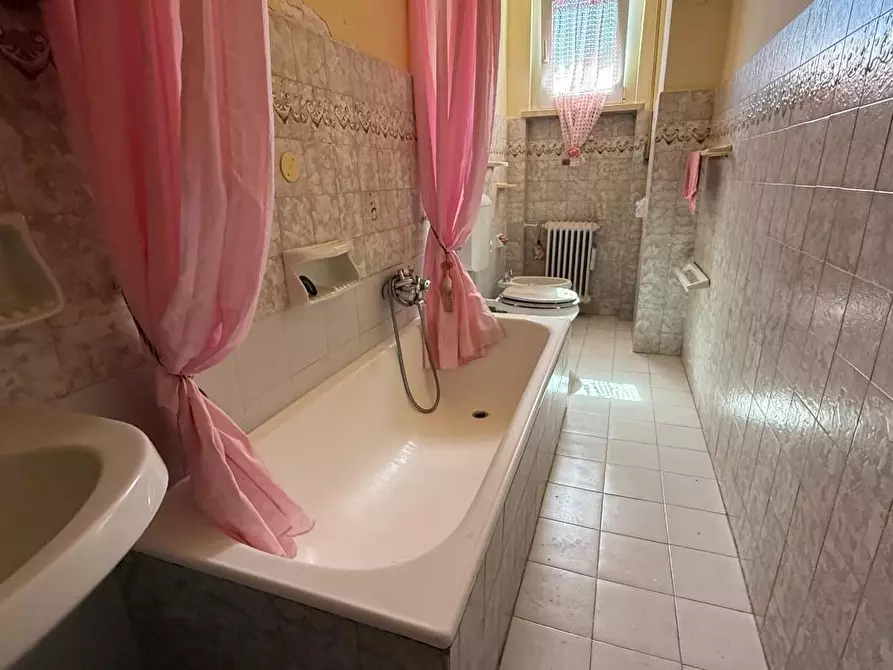 Immagine 26 di Appartamento in vendita  a Viareggio