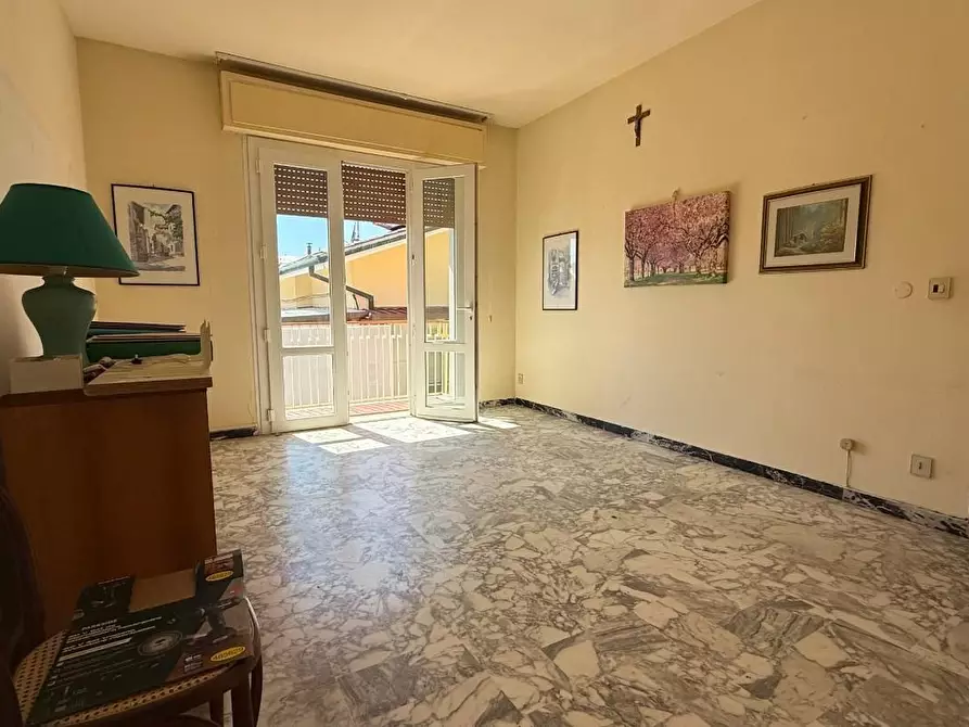 Immagine 13 di Appartamento in vendita  a Viareggio
