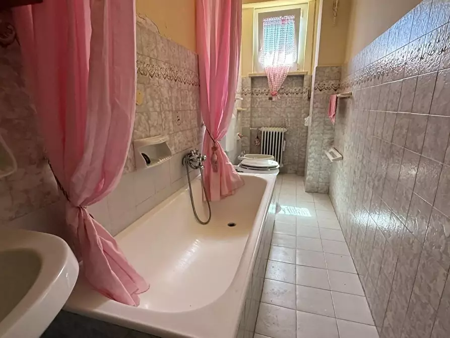 Immagine 25 di Appartamento in vendita  a Viareggio