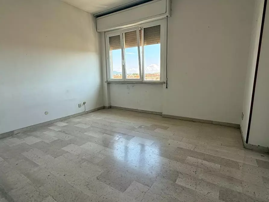 Immagine 35 di Appartamento in vendita  a Viareggio