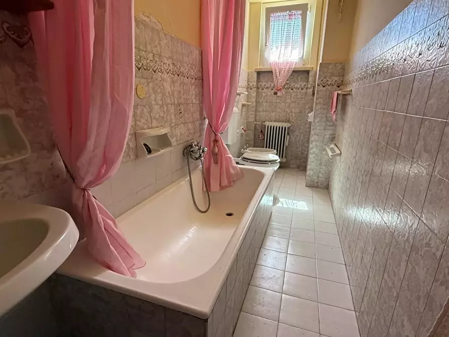 Immagine 24 di Appartamento in vendita  a Viareggio