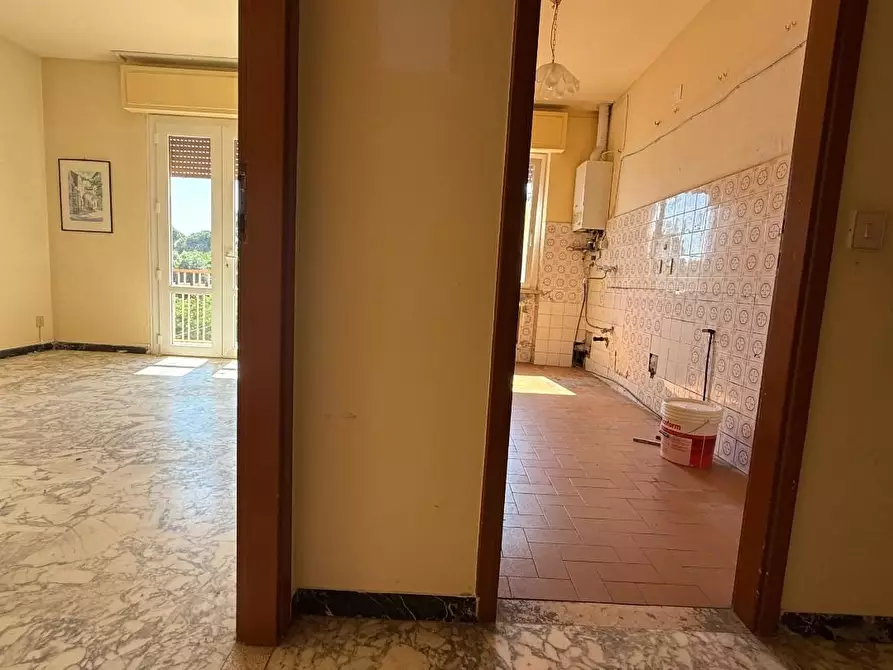 Immagine 10 di Appartamento in vendita  a Viareggio