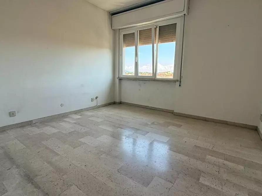 Immagine 2 di Appartamento in vendita  a Viareggio