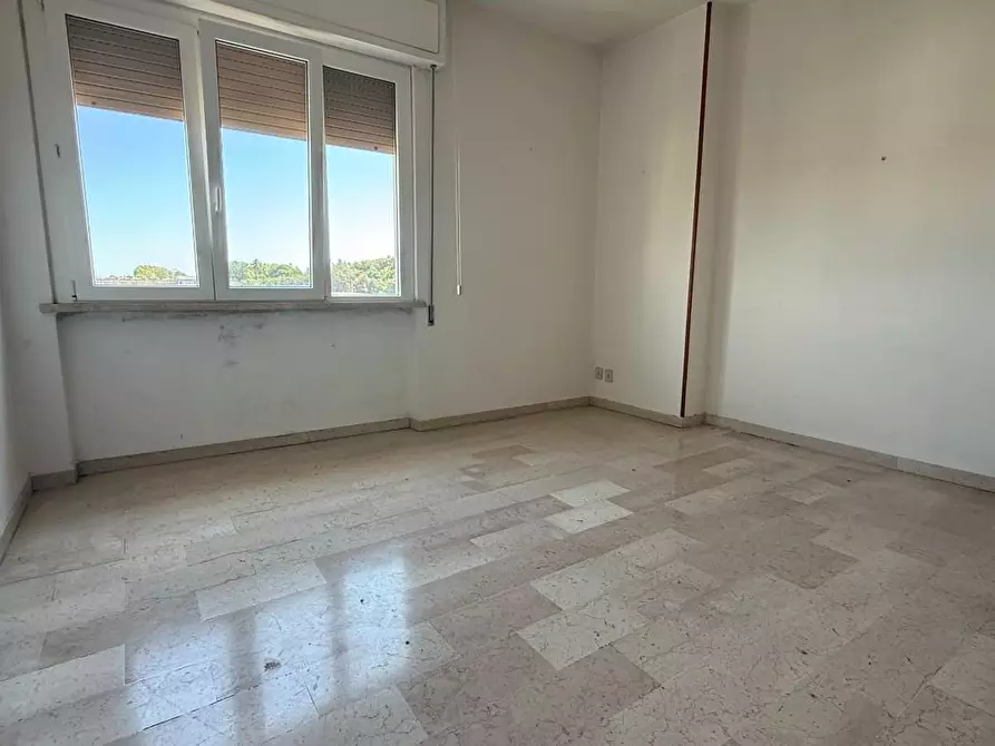 Immagine 3 di Appartamento in vendita  a Viareggio