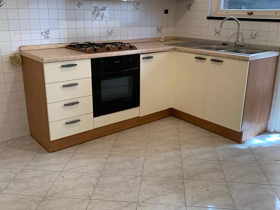 Immagine 15 di Appartamento in vendita  a Livorno