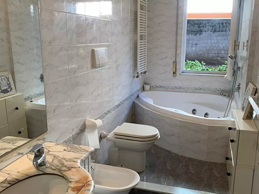 Immagine 32 di Appartamento in vendita  a Livorno