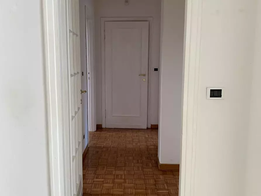 Immagine 23 di Appartamento in vendita  a Livorno